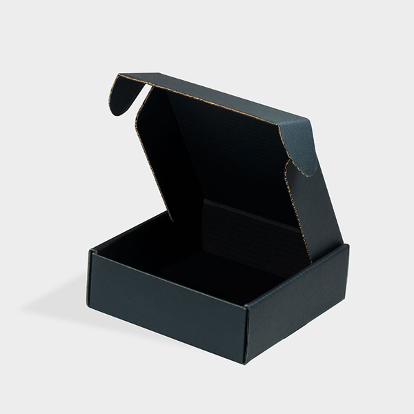 black mailer packaging