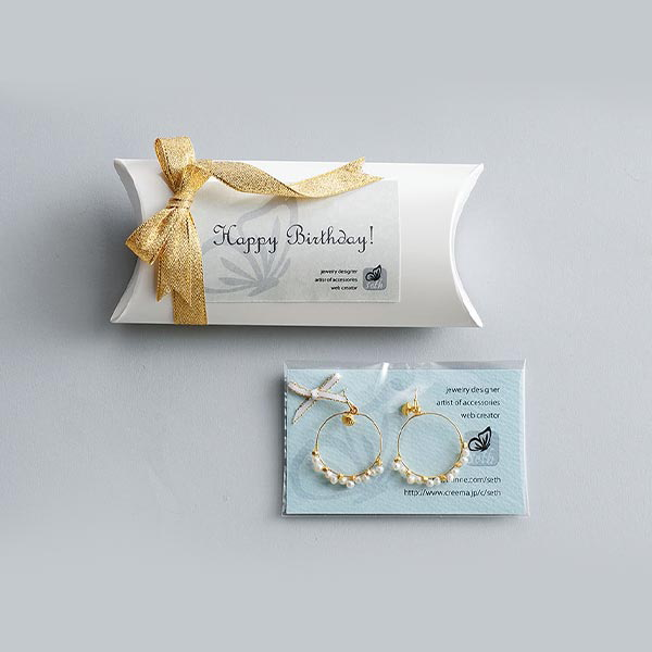 custom white pillow boxes