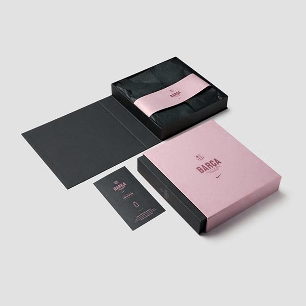 luxury apparel packaging