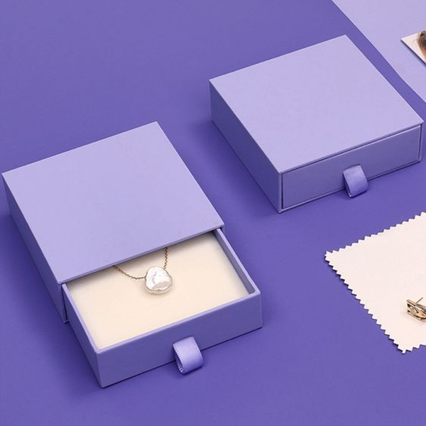 necklace boxes